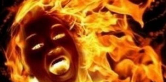 أمام أطفالهما الأربعة.. قتل زوجته بأبشع الطرق أمام أطفالهما الأربعة.. قتل زوجته بأبشع الطرق