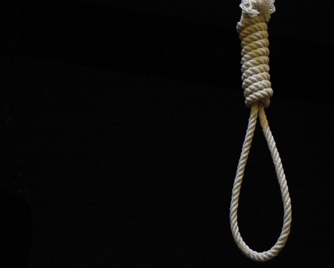 العثور على عائلة بأكملها "مشنوقة" في قرية مصرية العثور على عائلة بأكملها "مشنوقة" في قرية مصرية