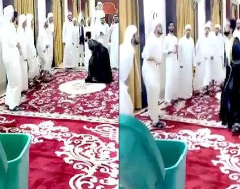 بالفيديو: مدعوون يلعبون الكرة بمهارة في حفل زفاف بالخليج