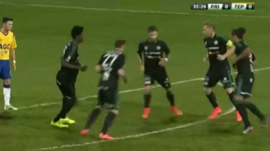 بالفيديو : فريق ينفذ أغرب ركلة ركنية عبر الرقص