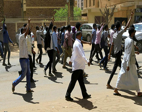 ارتفاع قتلى احتجاجات السودان لـ6.. والبشير يجتمع مع قادة الجيش ارتفاع قتلى احتجاجات السودان لـ6.. والبشير يجتمع مع قادة الجيش