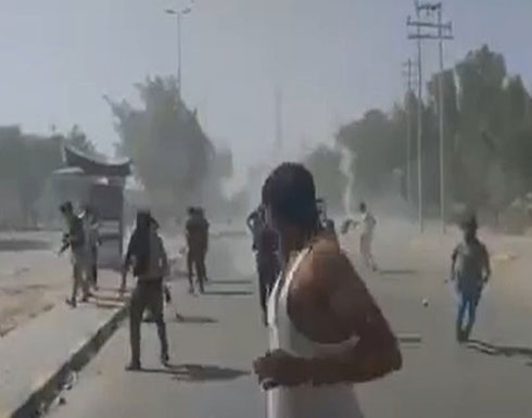 متظاهرو النجف يطالبون بإقالة المحافظ.. والأمن يفرقهم بالنار .. بالفيديو متظاهرو النجف يطالبون بإقالة المحافظ.. والأمن يفرقهم بالنار .. بالفيديو