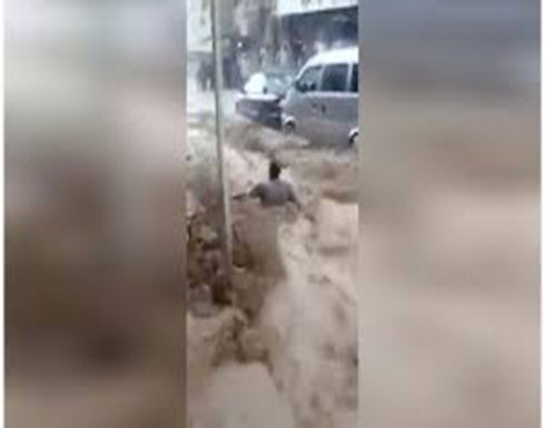 شاهد : سيول وسيارات غارقة مشاهد مرعبة للطقس السيئ في لبنان شاهد : سيول وسيارات غارقة مشاهد مرعبة للطقس السيئ في لبنان