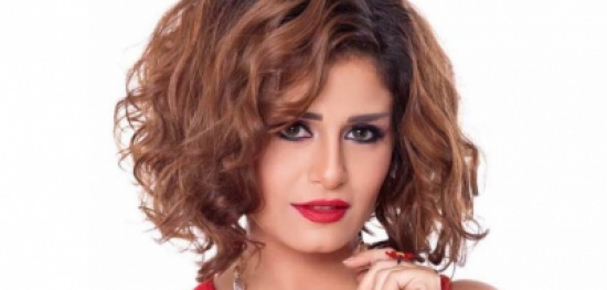 بالفيديو - منة فضالي تحرج حلمي بكر: "في سن جدي"! بالفيديو - منة فضالي تحرج حلمي بكر: "في سن جدي"!