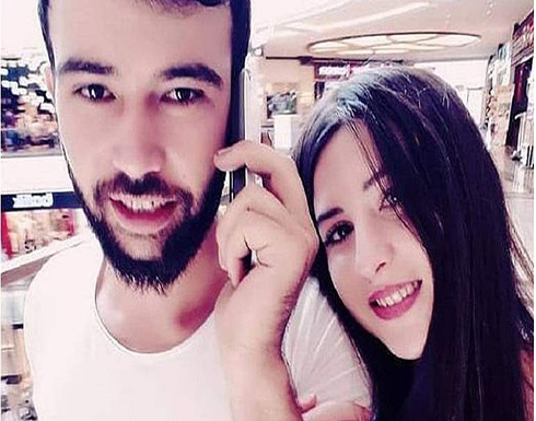 يصب الماء المغلي على زوجته التركية بعد أن أيقظته لتناول الإفطار في السرير يصب الماء المغلي على زوجته التركية بعد أن أيقظته لتناول الإفطار في السرير