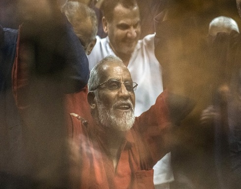 محكمة مصرية تقضي ببراءة مرشد الإخوان وقيادات بالجماعة محكمة مصرية تقضي ببراءة مرشد الإخوان وقيادات بالجماعة
