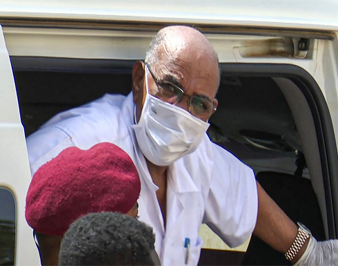 نقل الرئيس السوداني السابق عمر البشير من السجن إلى المستشفى نقل الرئيس السوداني السابق عمر البشير من السجن إلى المستشفى