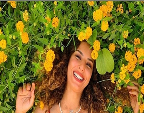 حضن من زوجة شريف رمزي بعد شفاءه من كورونا .. شاهد حضن من زوجة شريف رمزي بعد شفاءه من كورونا .. شاهد