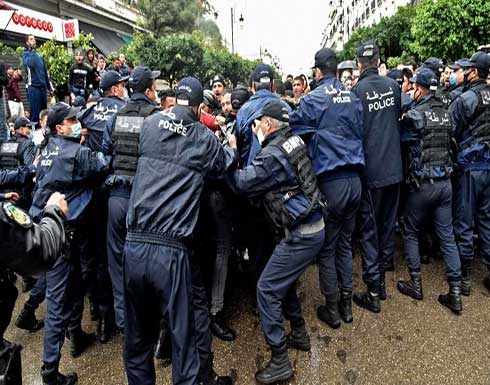 انتشار أمني كثيف يمنع الحراك الجزائري من التظاهر سوى في منطقة القبائل انتشار أمني كثيف يمنع الحراك الجزائري من التظاهر سوى في منطقة القبائل