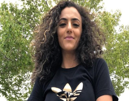فتاة أمريكية- عربية متهمة بقتل والدتها في لاس فيغاس تقول إن الشرطة اعتقلتها لأنها “جميلة” فتاة أمريكية- عربية متهمة بقتل والدتها في لاس فيغاس تقول إن الشرطة اعتقلتها لأنها “جميلة”