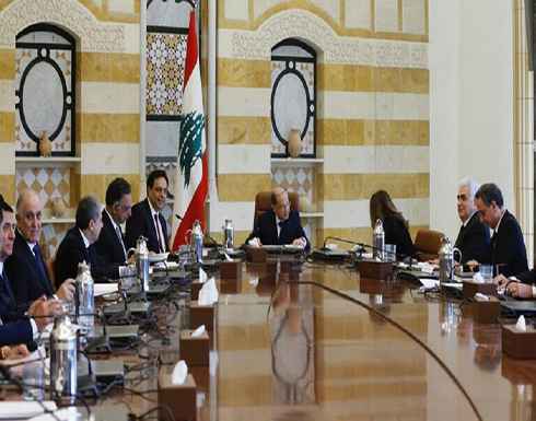 ماكرون يضغط على الساسة اللبنانيين مع قرب انتهاء مهلة تشكيل الحكومة ماكرون يضغط على الساسة اللبنانيين مع قرب انتهاء مهلة تشكيل الحكومة