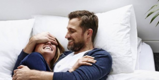 ما الذي يجذب الرجل الى المرأة الأكبر سنًا؟ ما الذي يجذب الرجل الى المرأة الأكبر سنًا؟