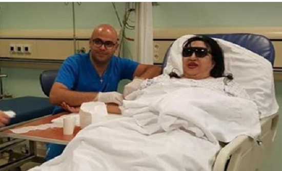 سميرة توفيق تخضع لعملية جراحية في القلب سميرة توفيق تخضع لعملية جراحية في القلب