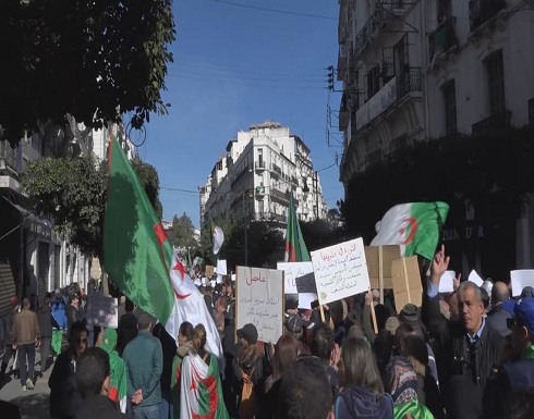 بغياب تبون.. بدء التصويت على تعديل الدستور في الجزائر بغياب تبون.. بدء التصويت على تعديل الدستور في الجزائر