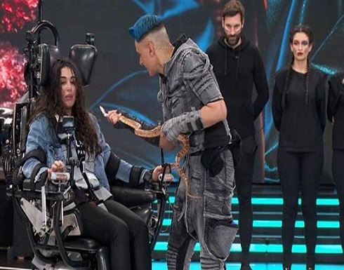 رامز جلال يُنهي برنامجه بحلقة غير متوقعة كشف خلالها تفاصيل صادمة رامز جلال يُنهي برنامجه بحلقة غير متوقعة كشف خلالها تفاصيل صادمة