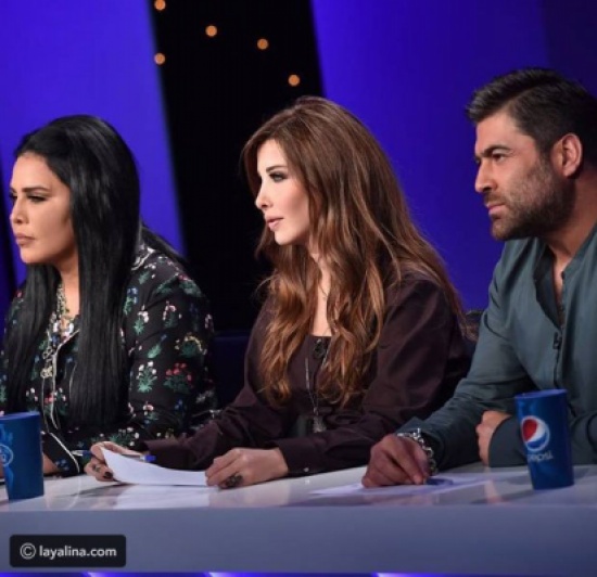 فيديو لجنة تحكيم اراب ايدول تغازل متسابقة والسبب غريب! فيديو لجنة تحكيم اراب ايدول تغازل متسابقة والسبب غريب!