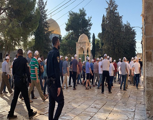 مستوطنون يقتحمون الأقصى واعتداءات على المرابطين .. بالفيديو مستوطنون يقتحمون الأقصى واعتداءات على المرابطين .. بالفيديو
