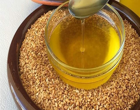 للمهتمين.. هكذا يعالج زيت السمسم مشاكل الشعر والبشرة للمهتمين.. هكذا يعالج زيت السمسم مشاكل الشعر والبشرة