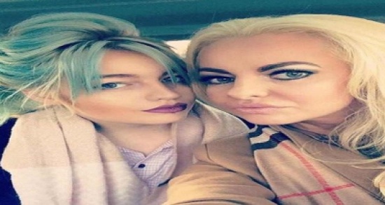 بالصور.. جمال امرأة يضعها في مواقف محرجة بالصور.. جمال امرأة يضعها في مواقف محرجة