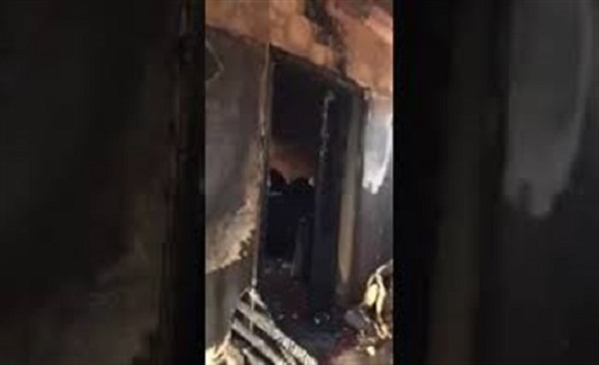 شاحن هاتف يتسبب في إشعال النيران داخل منزل بمكة المكرمة (فيديو) شاحن هاتف يتسبب في إشعال النيران داخل منزل بمكة المكرمة (فيديو)