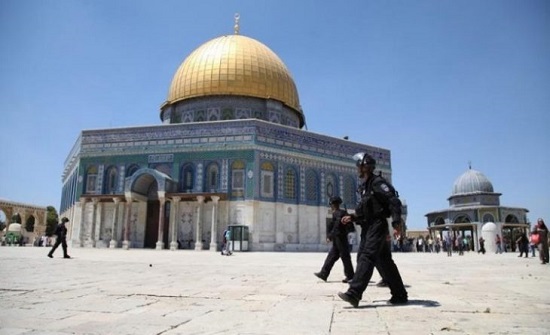 “أوقاف” القدس تغلق مُصلى “قبة الصخرة” بعد محاولة شرطي إسرائيلي اقتحامه “أوقاف” القدس تغلق مُصلى “قبة الصخرة” بعد محاولة شرطي إسرائيلي اقتحامه