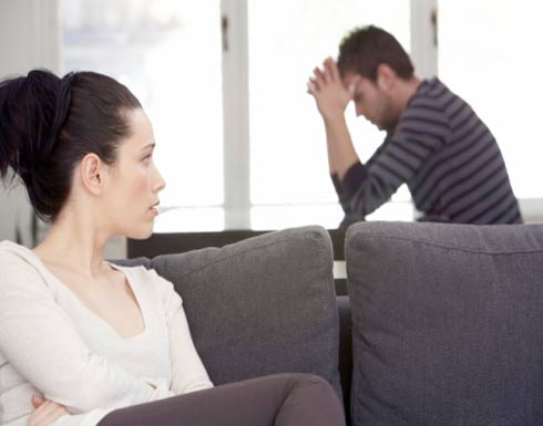 4 سلوكيات تبعد زوجك عنك! 4 سلوكيات تبعد زوجك عنك!