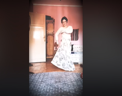 روبي جعلتها حديث المواقع.. “شاهد” فيديو رقص لخريجة صيدلة تدعى ياسمين عبد الرحيم من غرفة نومها يقلب مصر روبي جعلتها حديث المواقع.. “شاهد” فيديو رقص لخريجة صيدلة تدعى ياسمين عبد الرحيم من غرفة نومها يقلب مصر