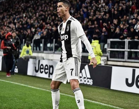 رونالدو يحقق رقما قياسيا في دوري الأبطال.. ويتفوق على ميسي رونالدو يحقق رقما قياسيا في دوري الأبطال.. ويتفوق على ميسي