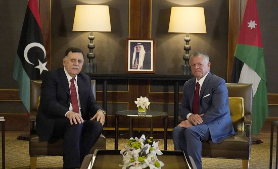 هذا ما دار بين الملك والسراج خلال اللقاء في قصر الحسينية هذا ما دار بين الملك والسراج خلال اللقاء في قصر الحسينية