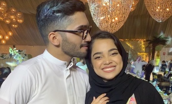 مشاعل الشحي تحرج زوجها بعدما حاول تقبيلها في مكان عام.. شاهدوا ردّ فعلها! مشاعل الشحي تحرج زوجها بعدما حاول تقبيلها في مكان عام.. شاهدوا ردّ فعلها!