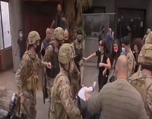 شاهد : الجيش اللبناني ينتشر وسط بيروت بعد تجدد الاحتجاجات شاهد : الجيش اللبناني ينتشر وسط بيروت بعد تجدد الاحتجاجات