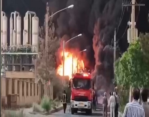 اندلاع حريق في مصنع للكيماويات في إيران بالقرب من قم اندلاع حريق في مصنع للكيماويات في إيران بالقرب من قم