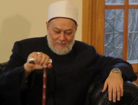 متصلة معجبة بـ”علي جمعة” تحرجه على الهواء: ” أنا دايما مشغولة بيك وبفكر فيك على طول ” “شاهد” متصلة معجبة بـ”علي جمعة” تحرجه على الهواء: ” أنا دايما مشغولة بيك وبفكر فيك على طول ” “شاهد”