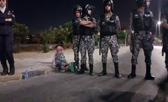 الحكومة : نحترم حق الاحتجاج ونرفض مخالفة القانون الحكومة : نحترم حق الاحتجاج ونرفض مخالفة القانون