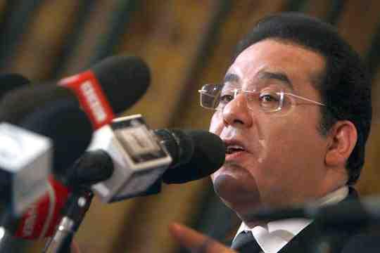 أيمن نور: كيف أنكرتم تسريبات السيسي.. وأذعتم مكالمات رئيس الأركان؟ أيمن نور: كيف أنكرتم تسريبات السيسي.. وأذعتم مكالمات رئيس الأركان؟