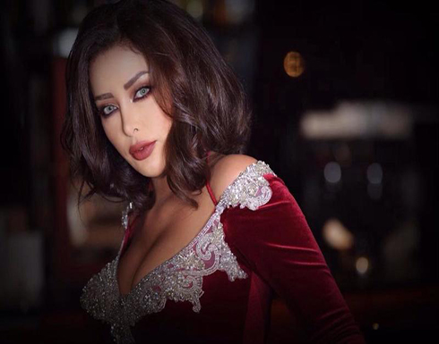 كاميليا ورد بالأزرق مكشوف الصدر في أحدث جلسة تصوير لها .. شاهد كاميليا ورد بالأزرق مكشوف الصدر في أحدث جلسة تصوير لها .. شاهد
