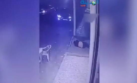 بالفيديو : مطلق النار على مالك ناد ليلي في الصويفية بقبض الأمن بالفيديو : مطلق النار على مالك ناد ليلي في الصويفية بقبض الأمن