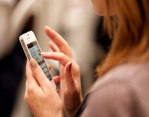 محكمة تلزم امرأة بتعويض زوجها ماديّا بعد تفتيشها هاتفه بدولة عربية محكمة تلزم امرأة بتعويض زوجها ماديّا بعد تفتيشها هاتفه بدولة عربية