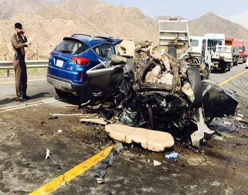 بالفيديو : حادث سير يودي بعائلة سورية من 8 أفراد في السعودية بالفيديو : حادث سير يودي بعائلة سورية من 8 أفراد في السعودية