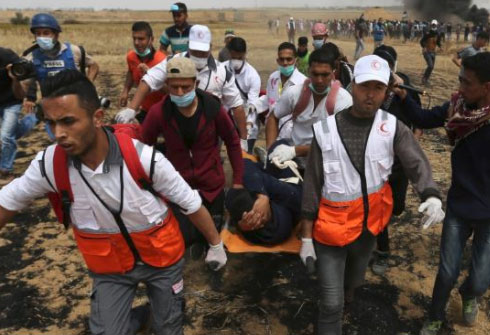 شهداء وعشرات الجرحى في الجمعة الرابعة لمسيرة العودة شهداء وعشرات الجرحى في الجمعة الرابعة لمسيرة العودة