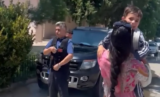 مذيعة أردنية تجتمع بطفلها بعد 20 يوماً من اختطافه في تركيا (فيديو) مذيعة أردنية تجتمع بطفلها بعد 20 يوماً من اختطافه في تركيا (فيديو)