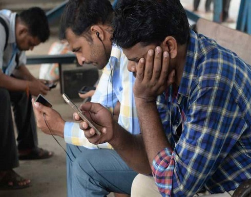 مبيعات أيفون في الهند تهبط لأول مرة منذ 4 سنوات مبيعات أيفون في الهند تهبط لأول مرة منذ 4 سنوات
