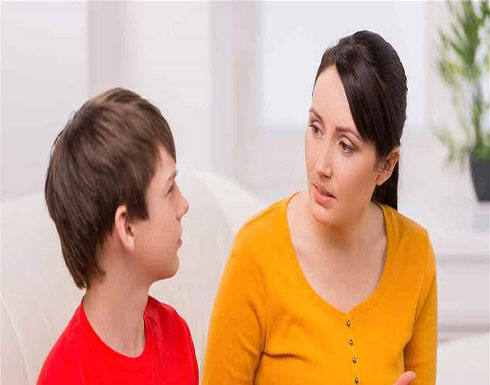 تجنّبي هذه الأخطاء خلال حديثكِ مع ابنك المراهق! تجنّبي هذه الأخطاء خلال حديثكِ مع ابنك المراهق!