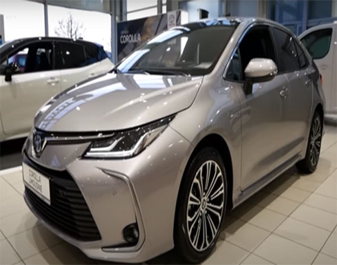 الأسطورة Corolla تصبح أكبر وأكثر جمالا الأسطورة Corolla تصبح أكبر وأكثر جمالا