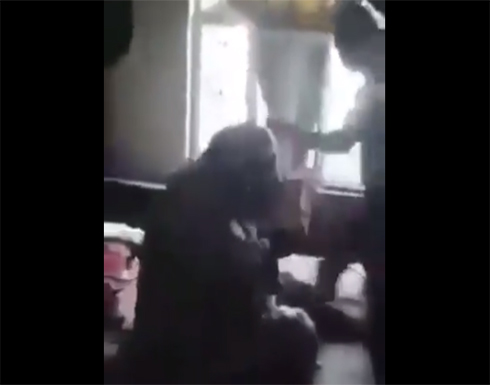 الحشد الشعبي يعذب الشيخ حسين الجبوري صاحب الثمانين عاما .. بالفيديو الحشد الشعبي يعذب الشيخ حسين الجبوري صاحب الثمانين عاما .. بالفيديو