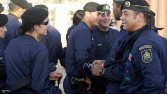 القبض على برازيلي لتهريبه المخدرات بأرداف اصطناعية القبض على برازيلي لتهريبه المخدرات بأرداف اصطناعية