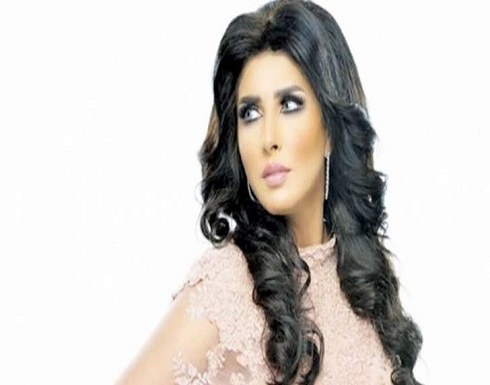 زهرة عرفات تثير الجدل بقبلتها وإحتضانها لـ صالح الراشد- بالفيديو زهرة عرفات تثير الجدل بقبلتها وإحتضانها لـ صالح الراشد- بالفيديو