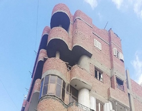 جريمة مروعة.. أم مصرية ترمي طفلتيها من شرفة الطابق الرابع جريمة مروعة.. أم مصرية ترمي طفلتيها من شرفة الطابق الرابع