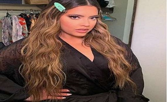 صور صادمة... عربية شهيرة في أحضان فنان أمريكي شبه عارية صور صادمة... عربية شهيرة في أحضان فنان أمريكي شبه عارية