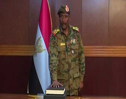 قائد الجيش السوداني يعفي مدراء 5 بنوك حكومية من مناصبهم قائد الجيش السوداني يعفي مدراء 5 بنوك حكومية من مناصبهم